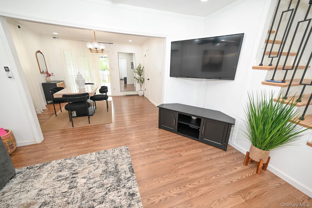 Chandelier, Dining room, Interior, Recessed Lighting, Wood Texture Flooring