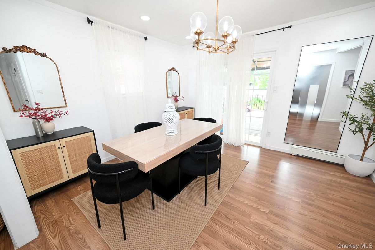 Chandelier, Dining room, Interior, Recessed Lighting, Wood Texture Flooring
