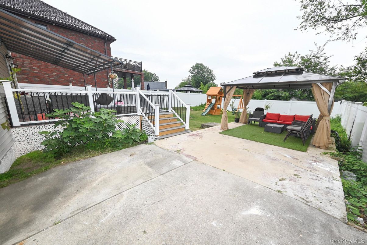 Exterior, Playground