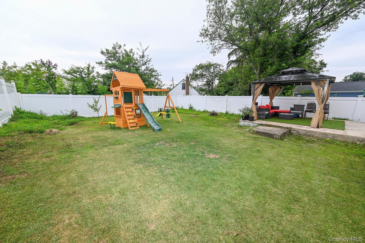 Backyard, Exterior, Playground