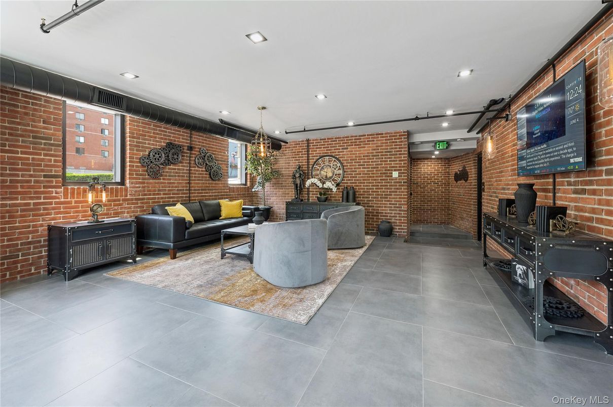 Interior, Living room, Pendant Lights, Recessed Lighting, Stone Walls