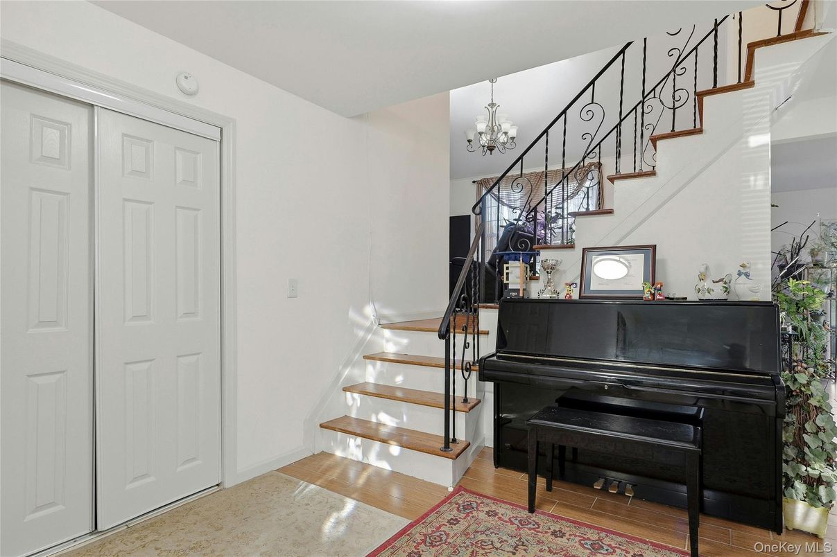 Chandelier, Interior, Piano, Wood Texture Flooring