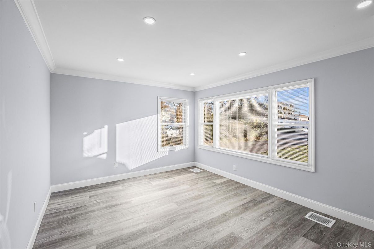 Empty room, Interior, Recessed Lighting, Wood Texture Flooring