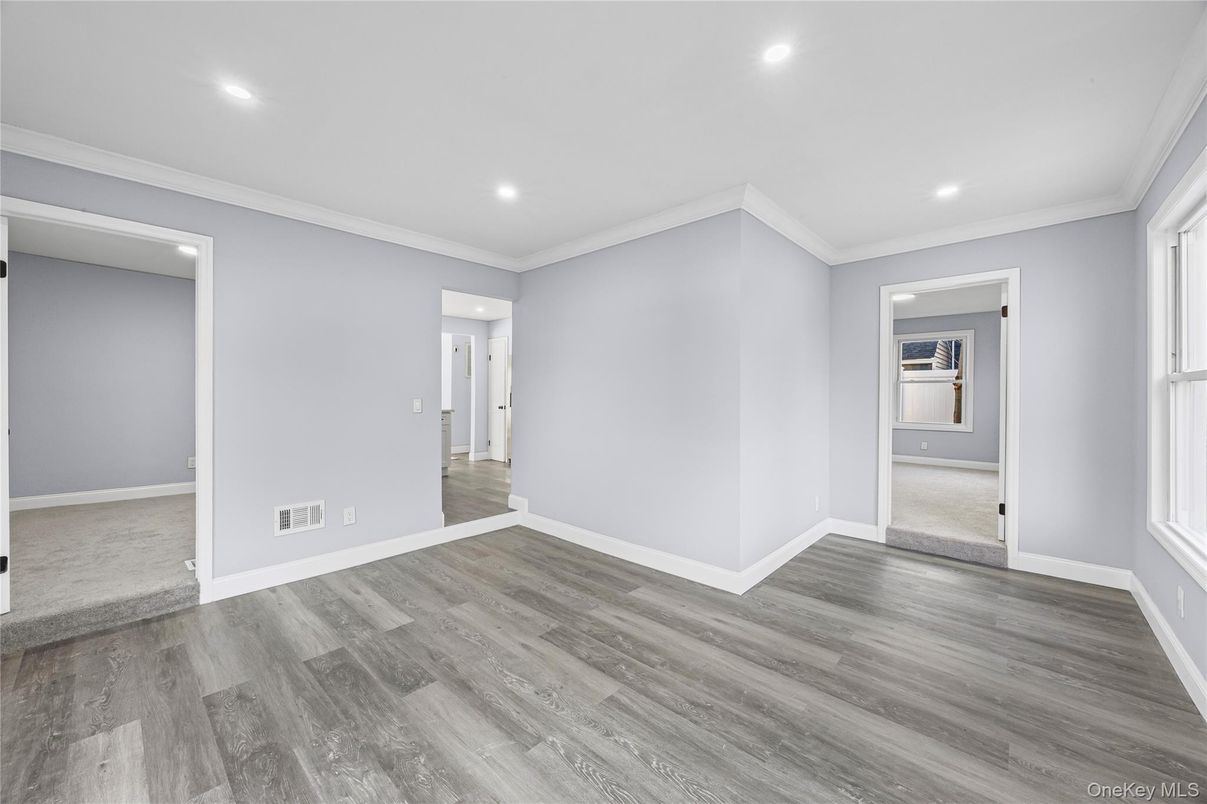 Empty room, Interior, Recessed Lighting, Wood Texture Flooring