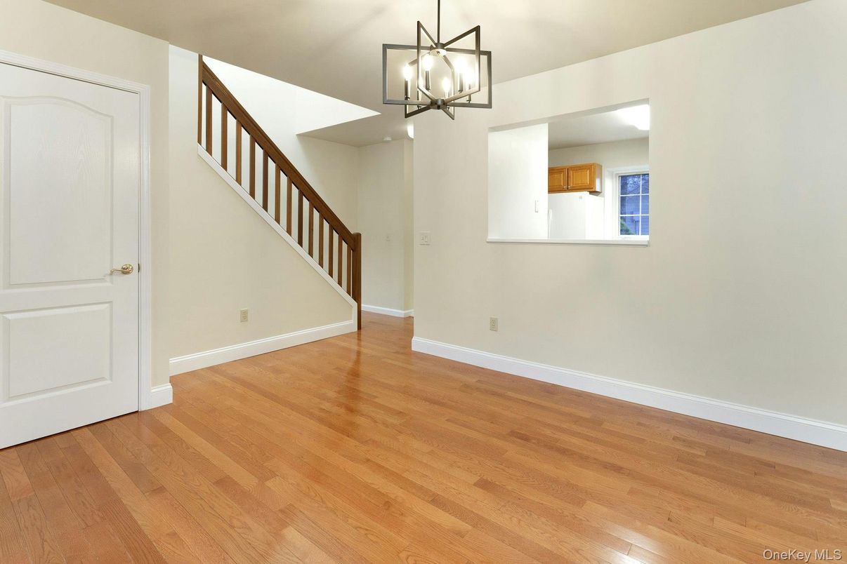 Interior, Pendant Lights, Wood Texture Flooring