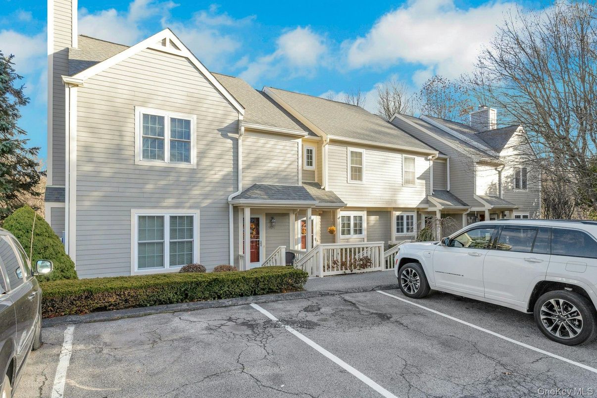 Exterior, Facade, Queen Anne Victorian