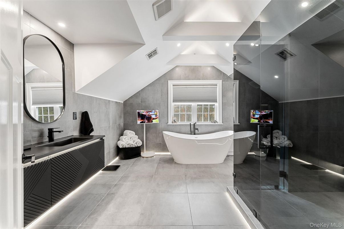 Bathroom, Dual Sink Vanities, Free Standing Baths, Glass Shower, Interior, Recessed Lighting