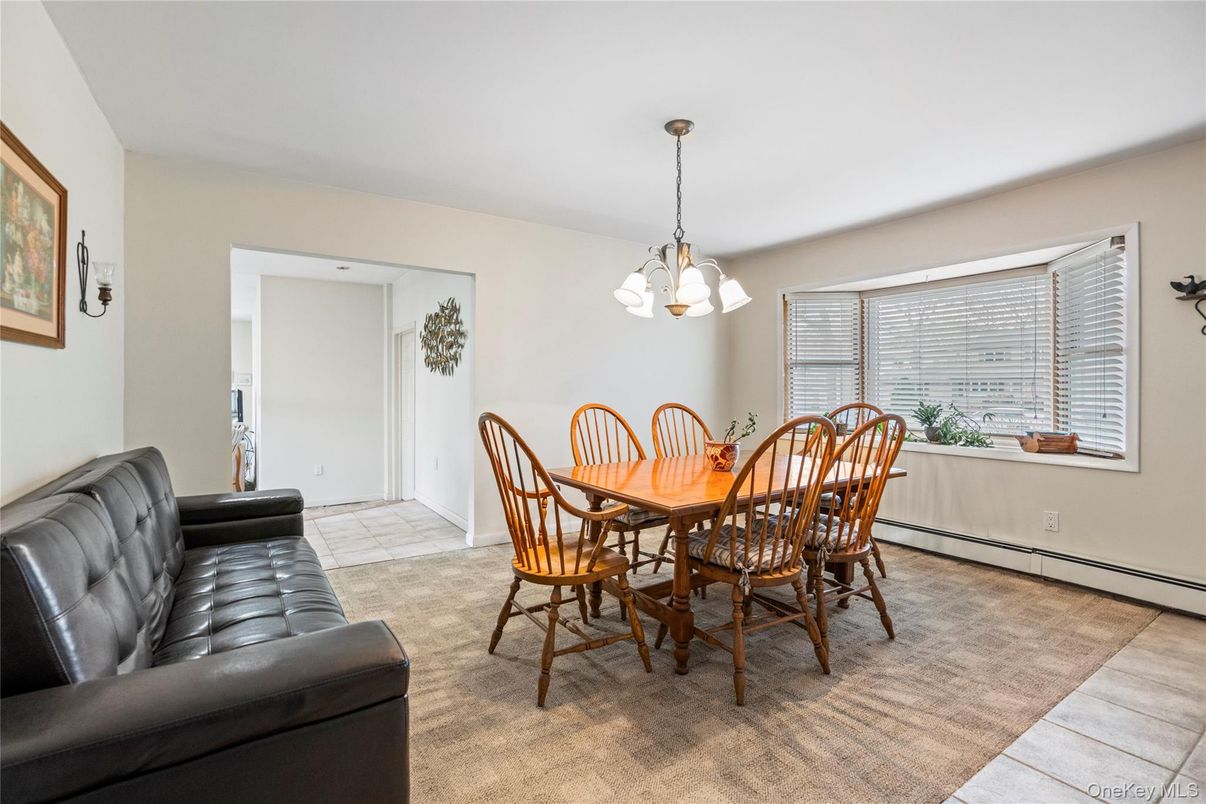 Chandelier, Dining room, Interior, Pendant Lights