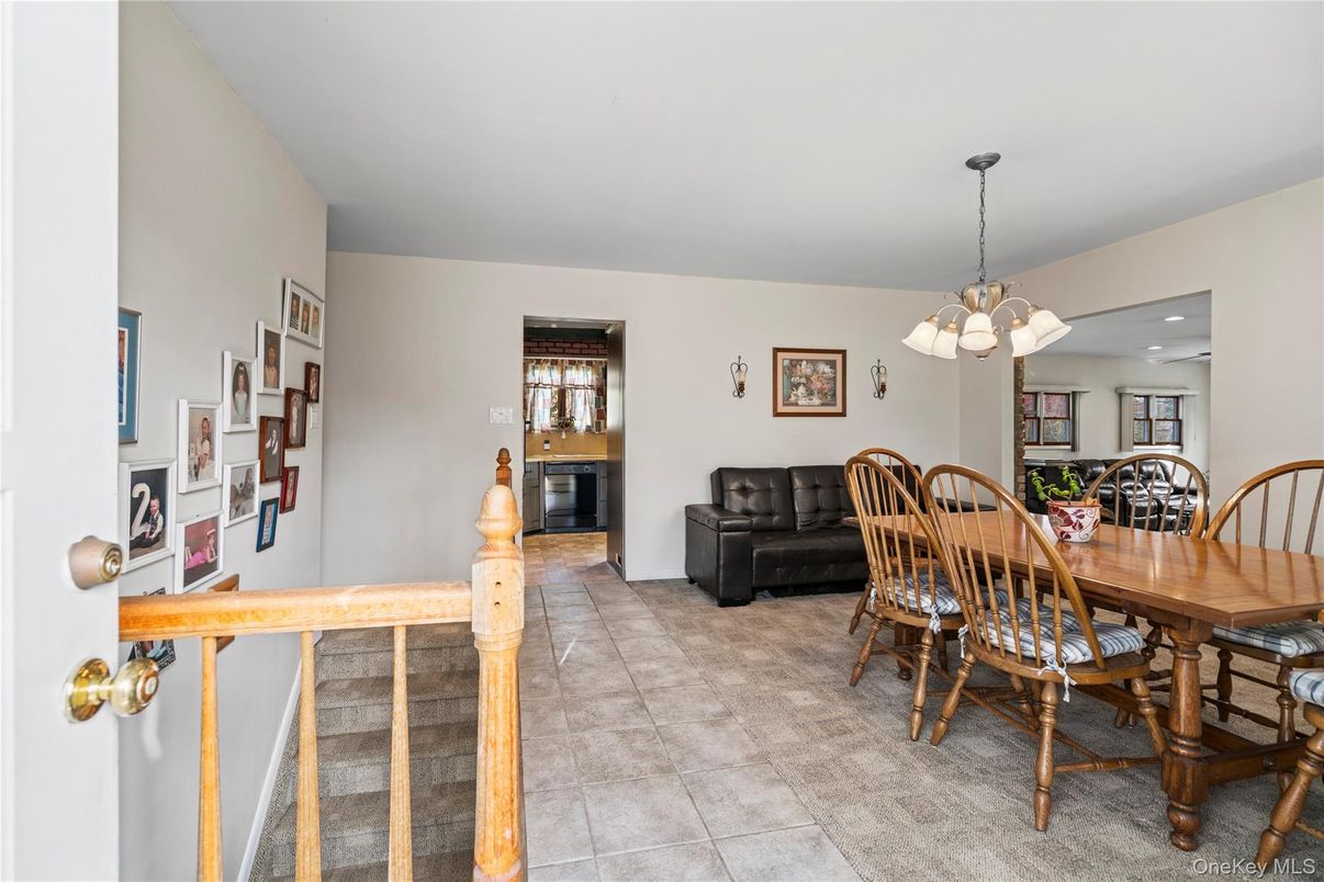 Dining room, Interior, Pendant Lights, Recessed Lighting
