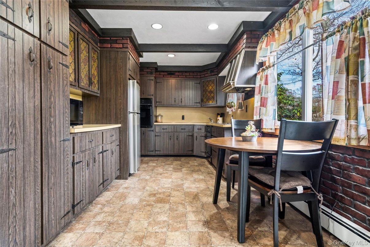 Dining room, Interior, Kitchen, Recessed Lighting