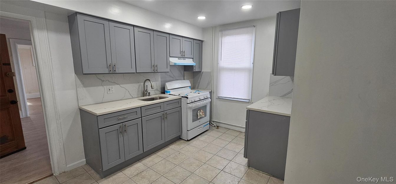 Interior, Kitchen, Recessed Lighting, Washer