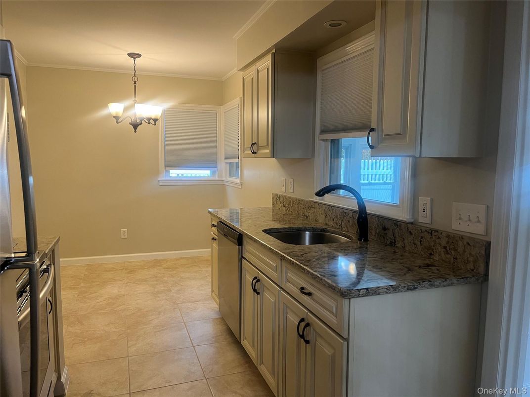 Chandelier, Interior, Kitchen