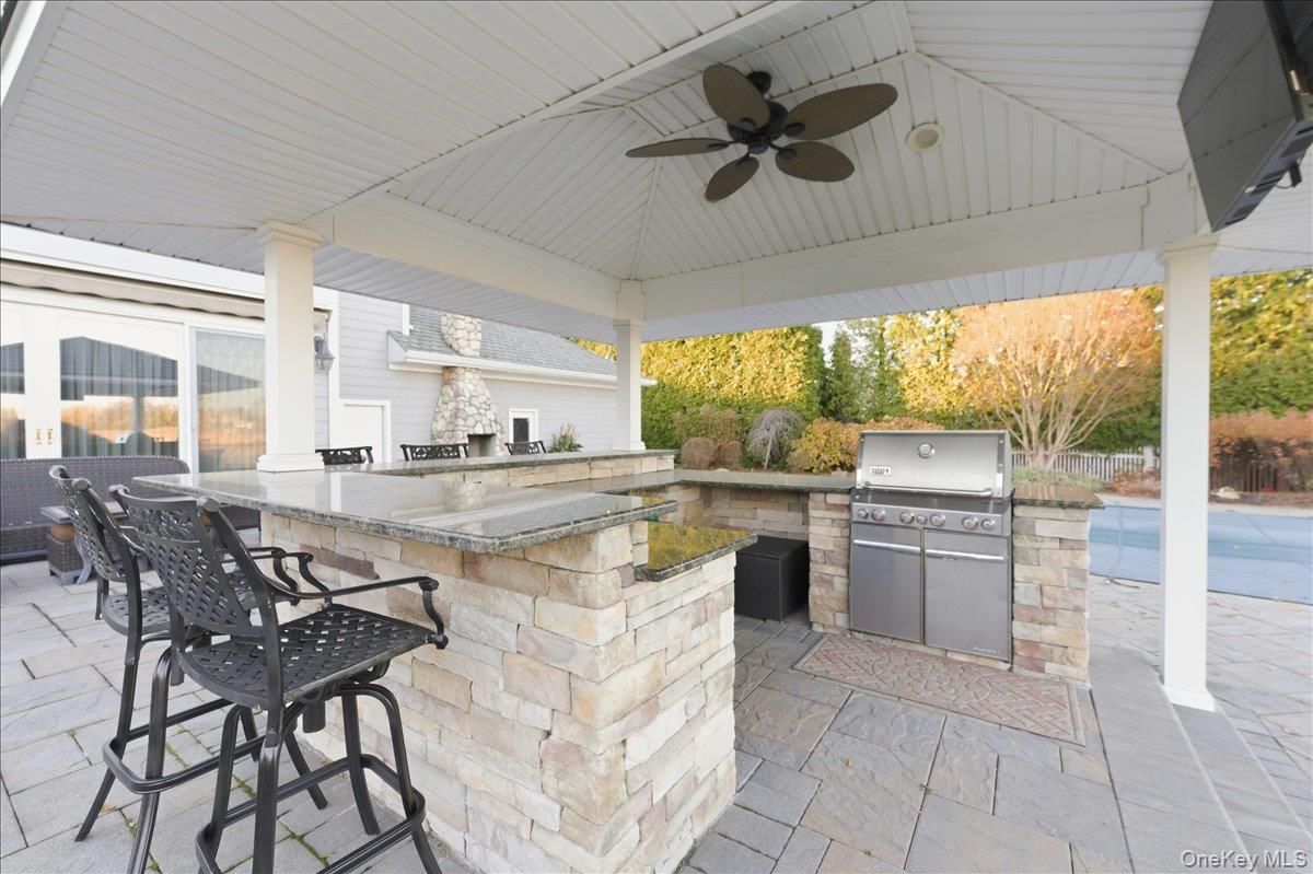 Exterior, Outdoor Kitchen