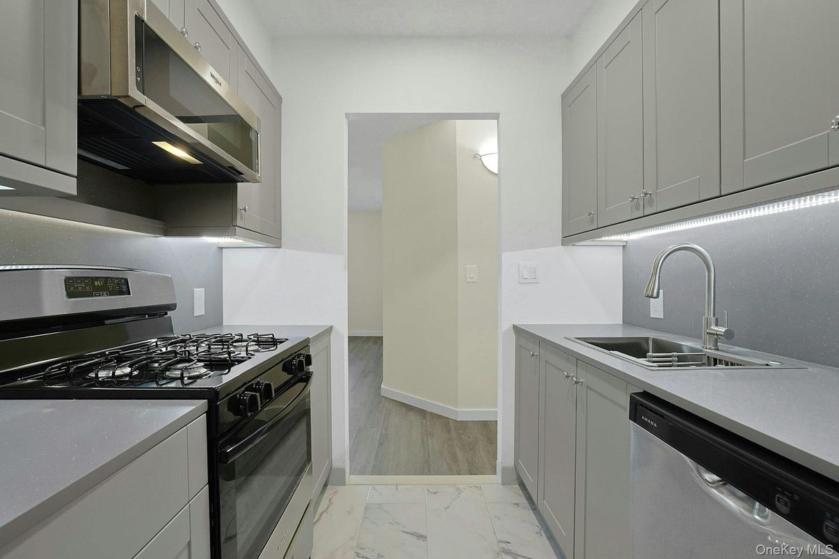 Interior, Kitchen, Marble, Stainless Steel Appliances