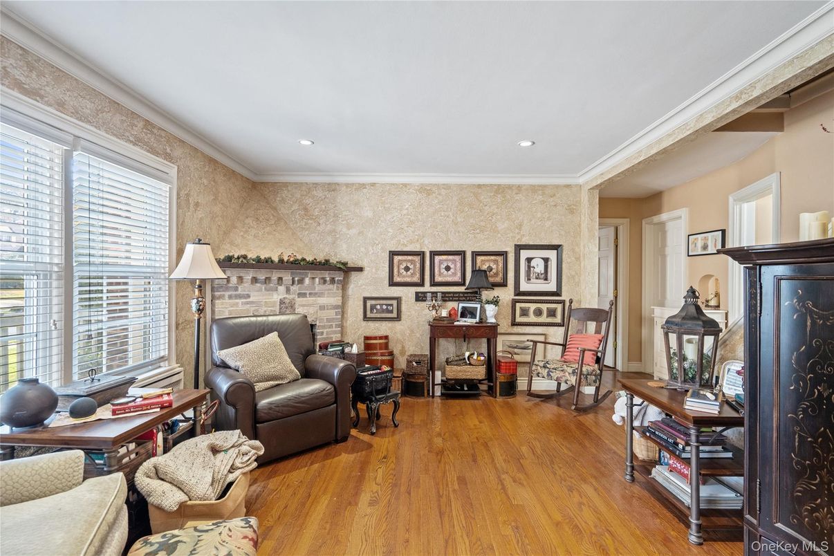 Interior, Living room, Recessed Lighting, Stone Walls, Wood Texture Flooring