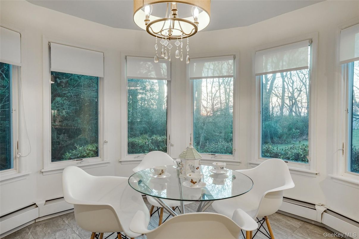 Chandelier, Dining room, Interior