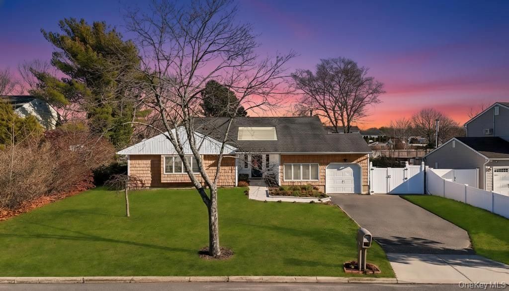 Attached, Exterior, Facade, Brick Facade, Cape Cod