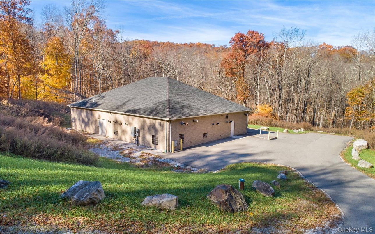 Backyard, Detached Garage, Exterior