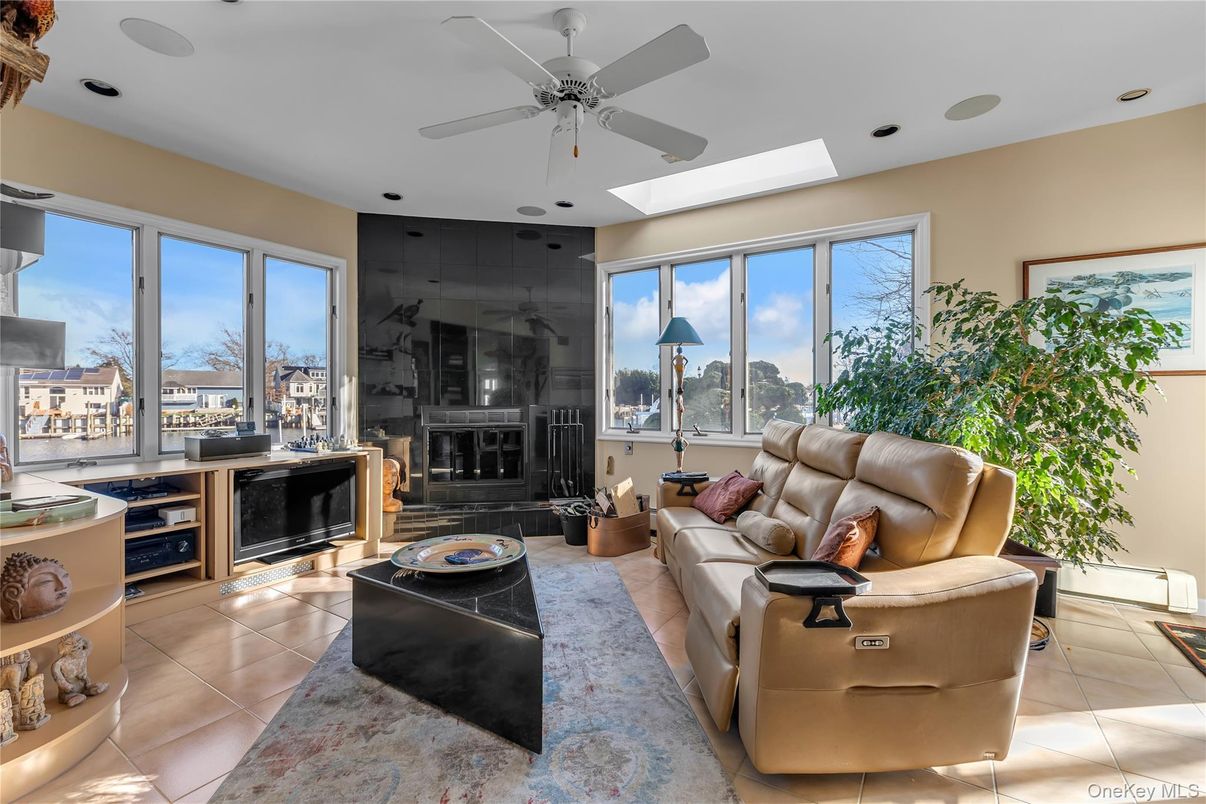 Fireplace, Interior, Living room, Recessed Lighting, Water