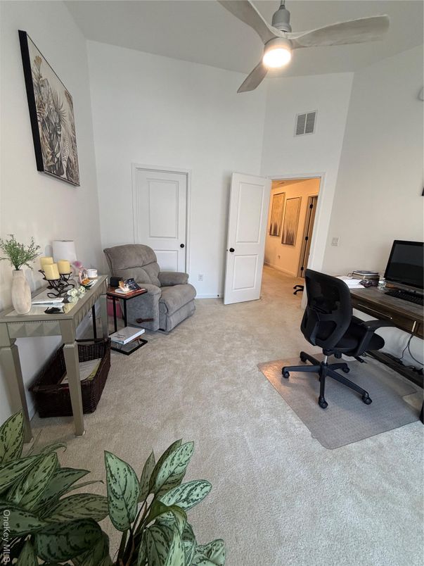 Home Office, Interior