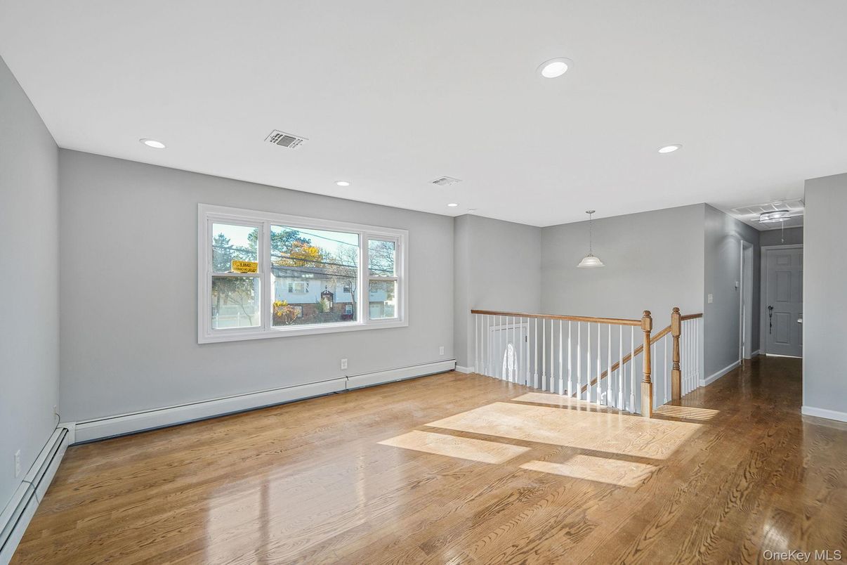 Empty room, Interior, Pendant Lights, Recessed Lighting, Wood Texture Flooring