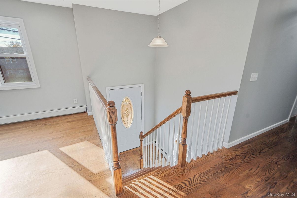 Interior, Pendant Lights, Wood Texture Flooring