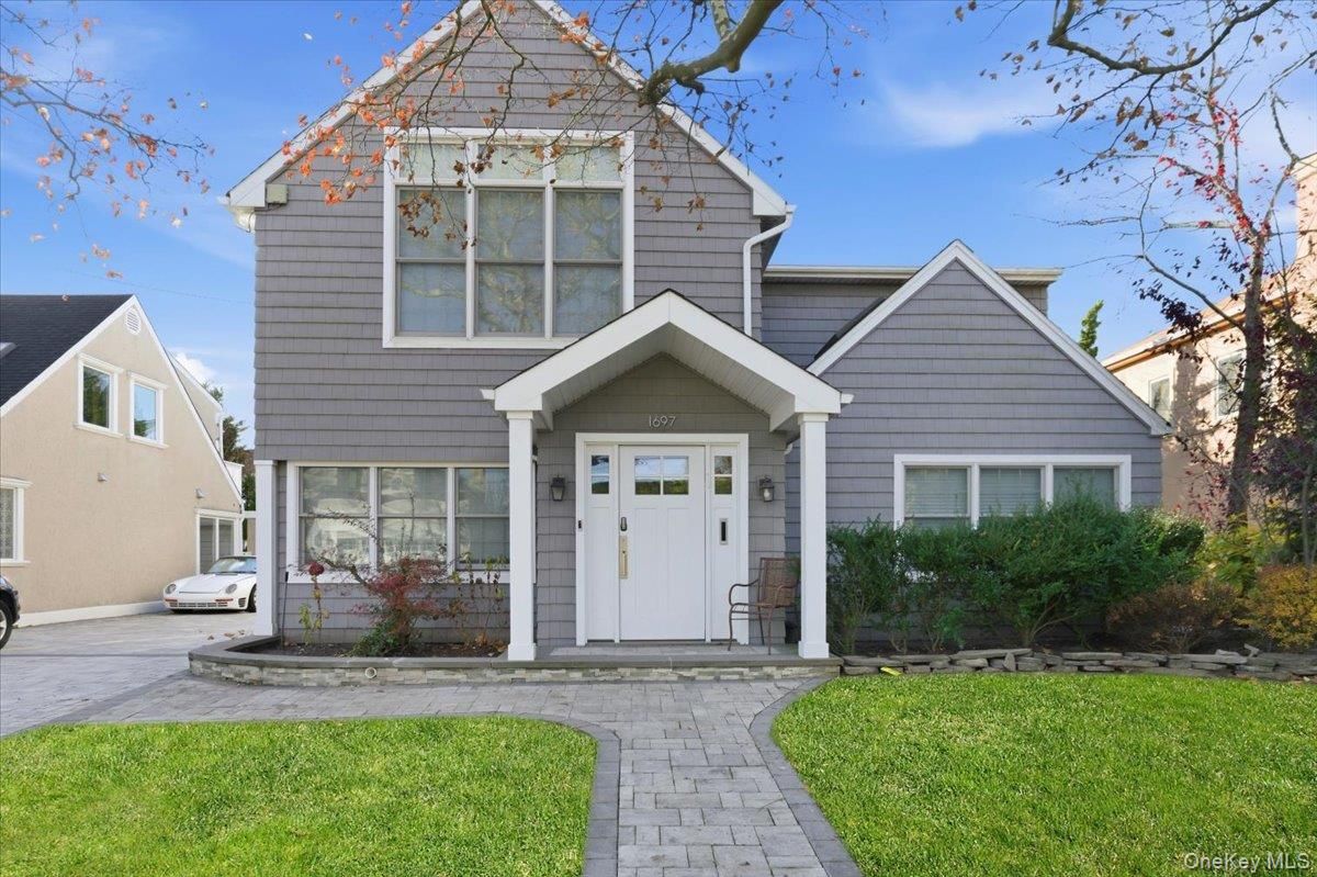 Exterior, Facade, American Craftsman