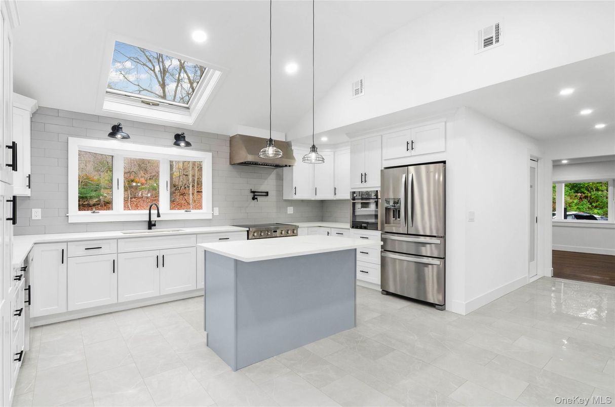 Interior, Kitchen, Pendant Lights, Recessed Lighting, Stainless Steel Appliances