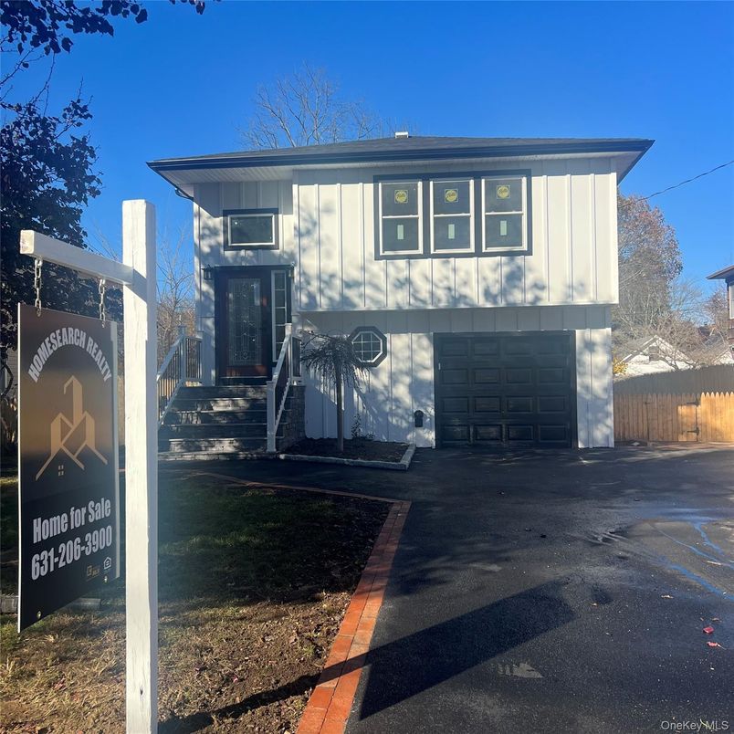 Attached, Exterior, Facade, Raised Ranch