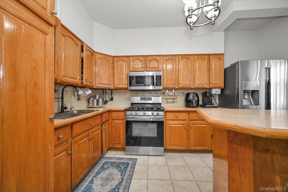 Interior, Kitchen, Pendant Lights, Stainless Steel Appliances