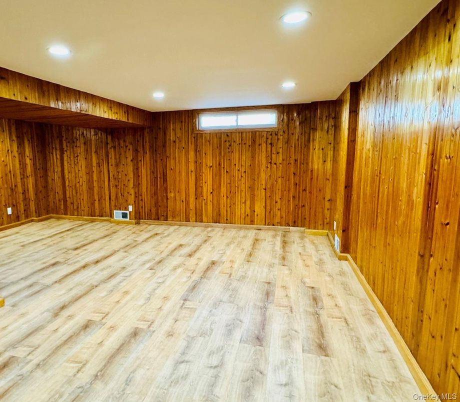 Empty room, Interior, Recessed Lighting, Wood Texture Flooring, Wooden Walls