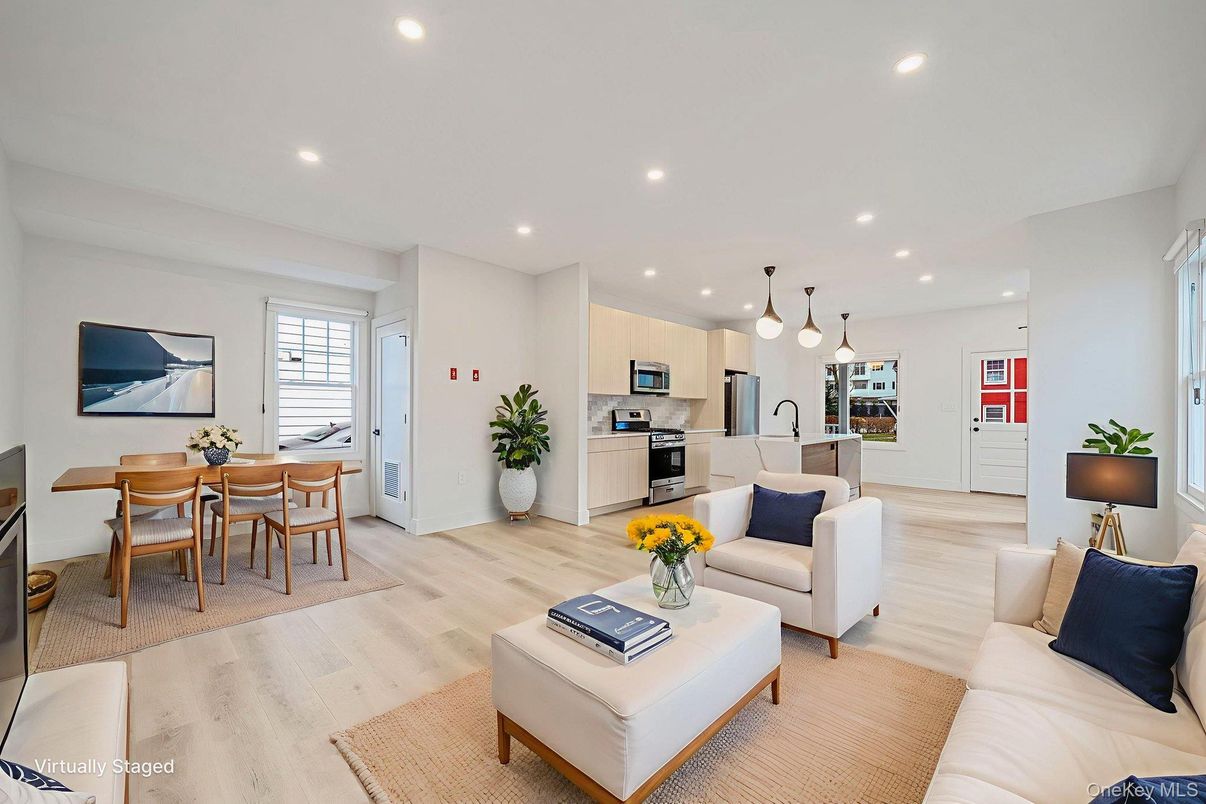 Dining room, Interior, Kitchen, Living room, Pendant Lights, Recessed Lighting, Stainless Steel Appliances, Wood Texture Flooring