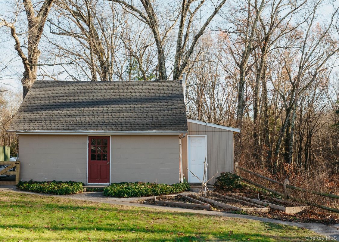 Exterior, Facade, Cape Cod