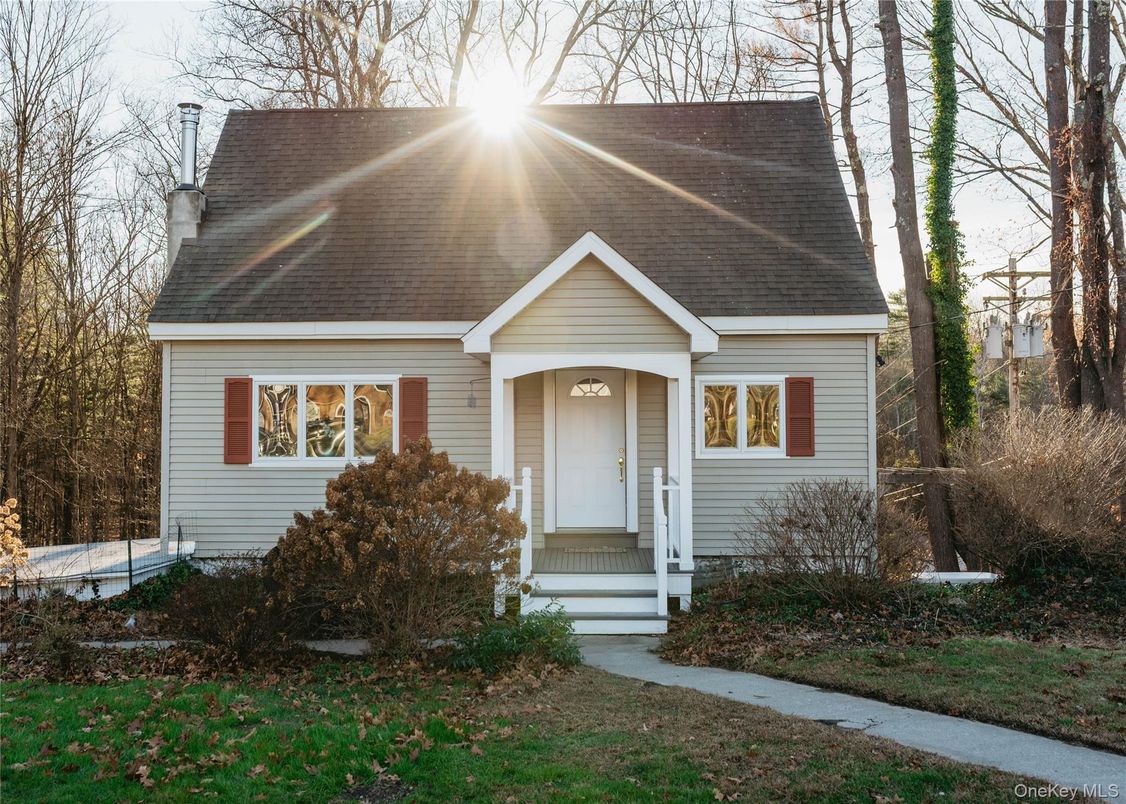Exterior, Facade, Cape Cod