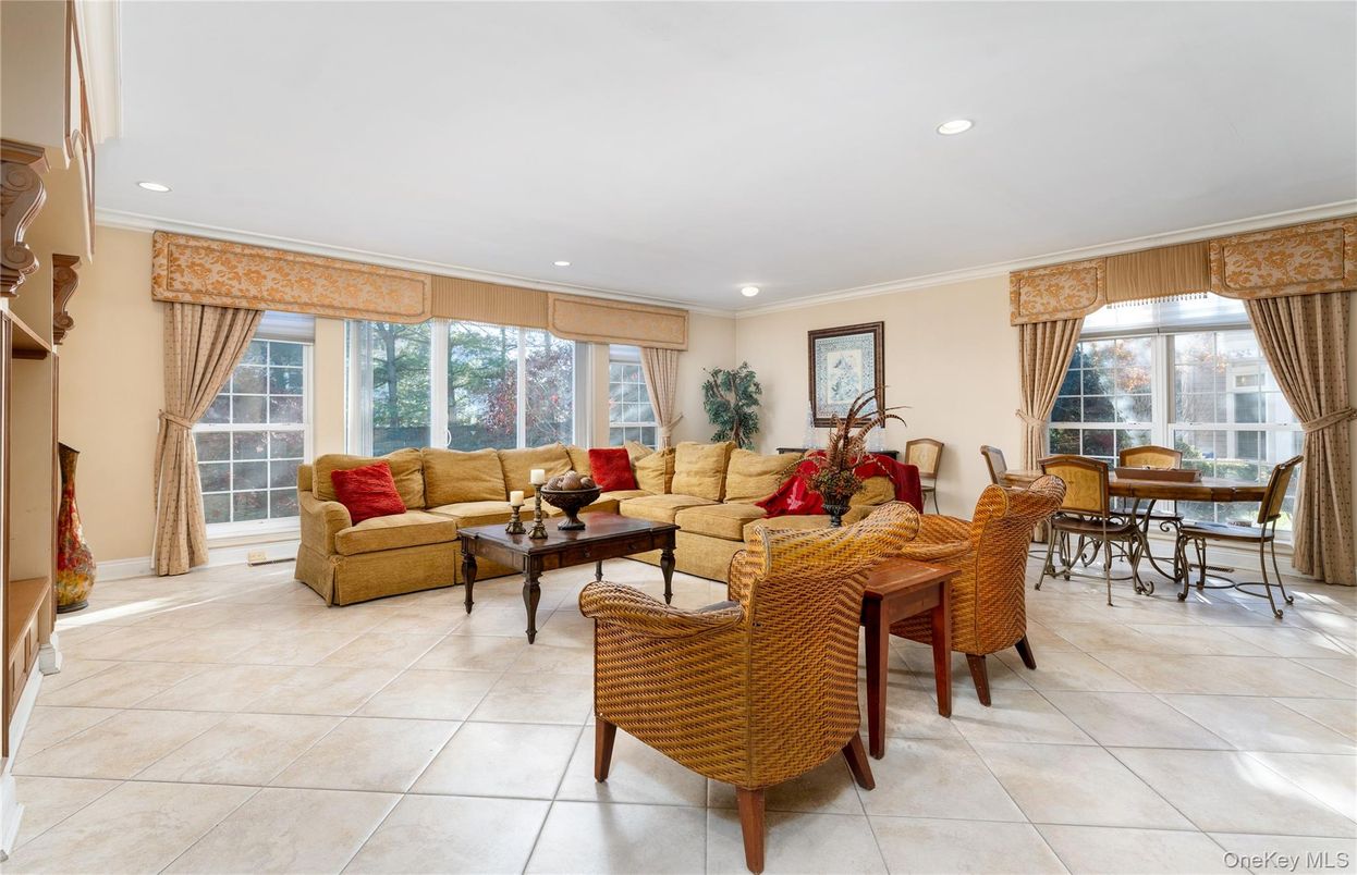 Dining room, Interior, Living room, Recessed Lighting