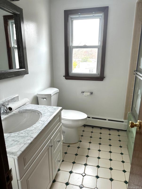 Bathroom, Interior, Tile Countertops