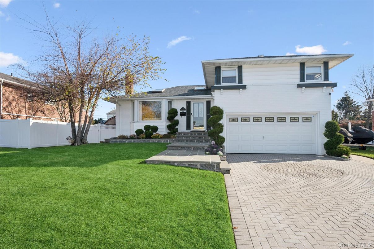 Attached, Backyard, Exterior, Facade, Split Level