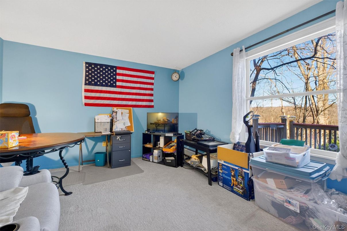 Home Office, Interior