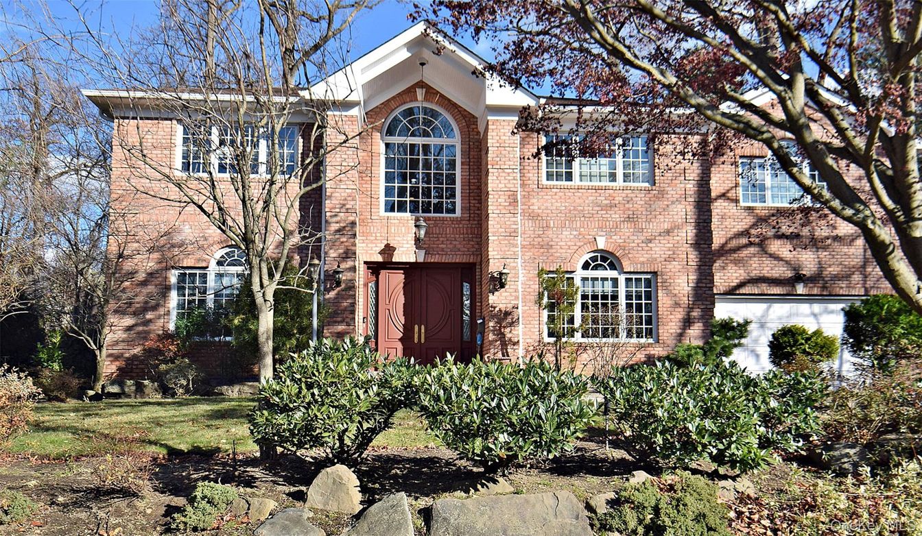 Exterior, Facade, Brick Facade, Brick Traditional