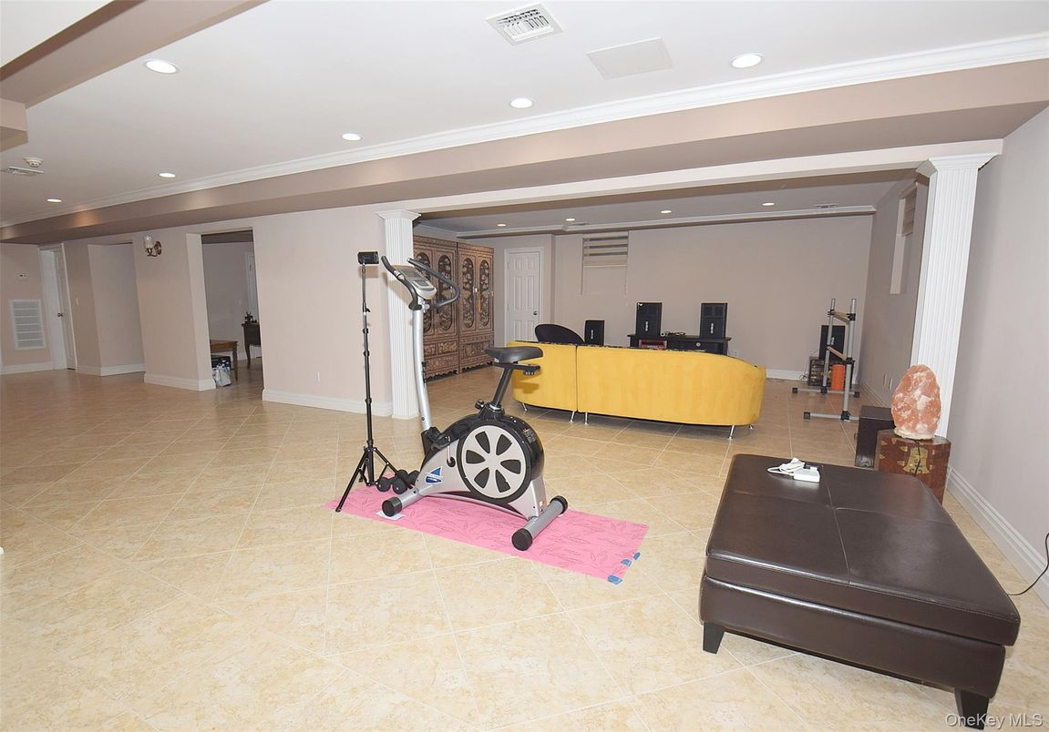 Fitness Equipment, Interior, Recessed Lighting