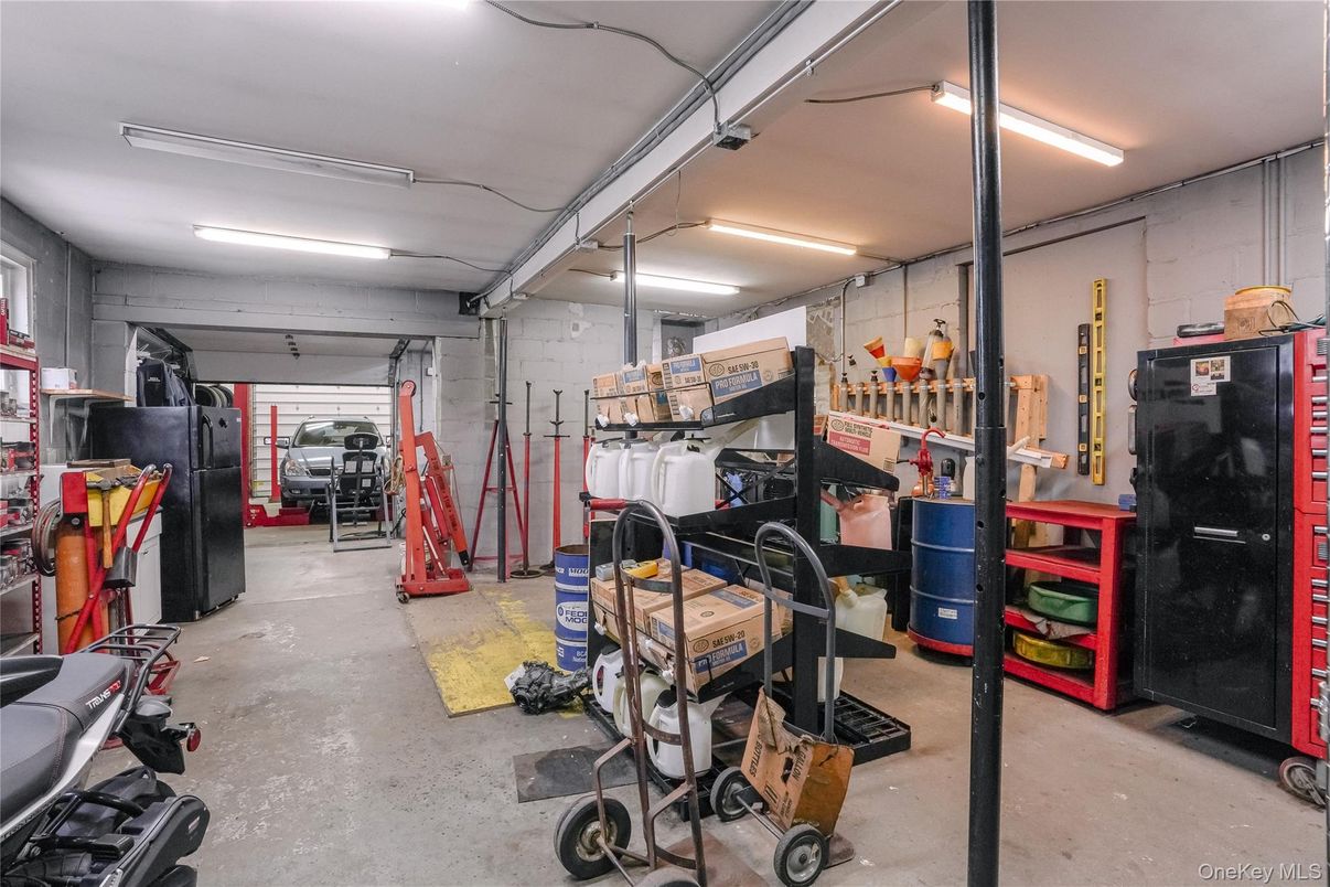 Garage, Interior