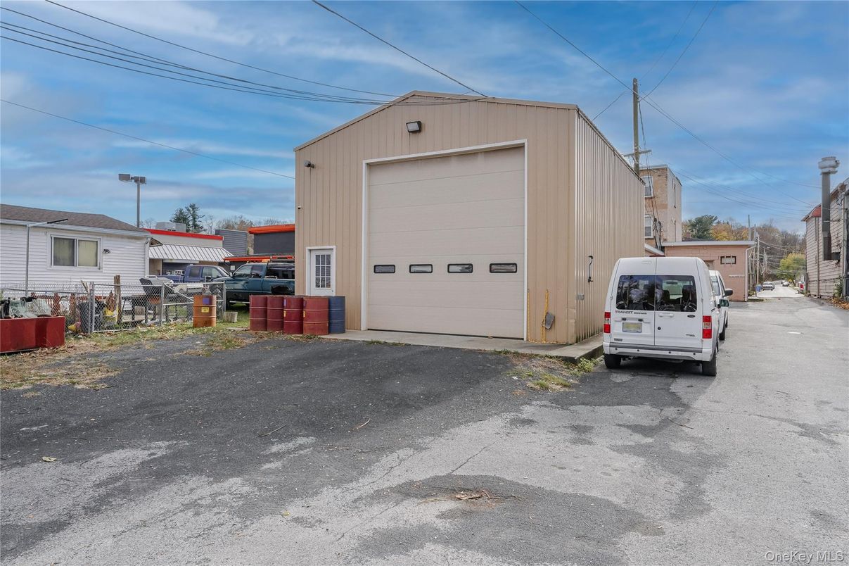 Detached Garage, Exterior