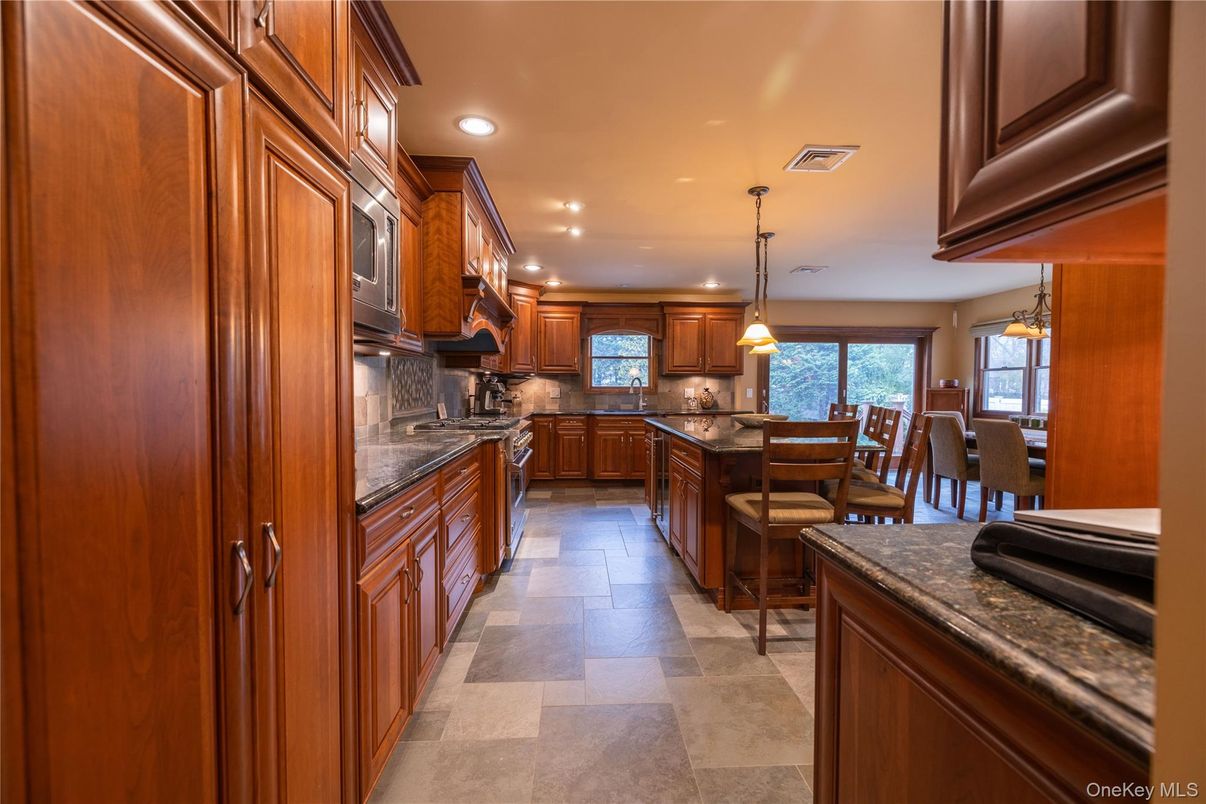 Dining room, Interior, Kitchen, Pendant Lights, Recessed Lighting