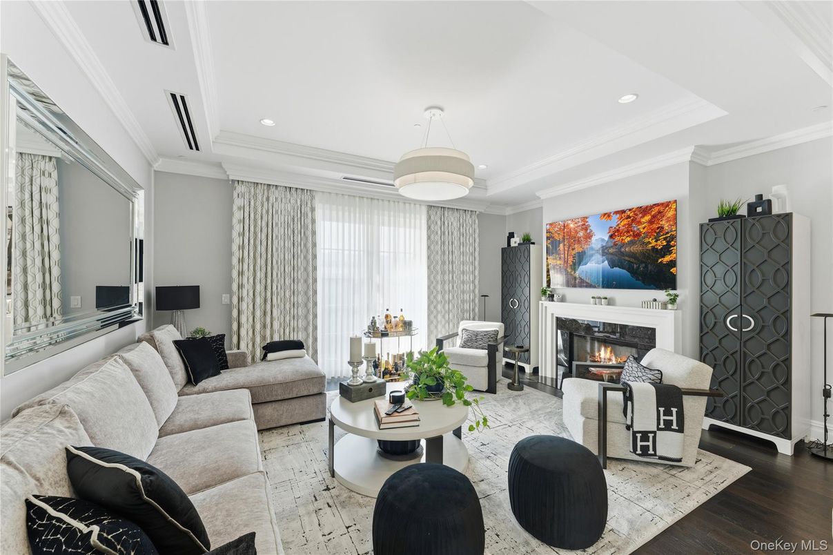 Fireplace, Interior, Living room, Pendant Lights, Recessed Lighting, Wood Texture Flooring