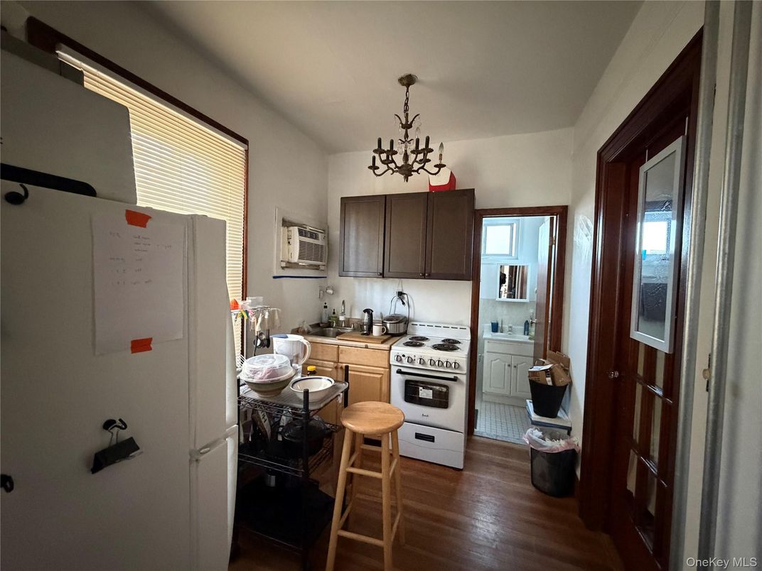 Chandelier, Interior, Kitchen, Wood Texture Flooring