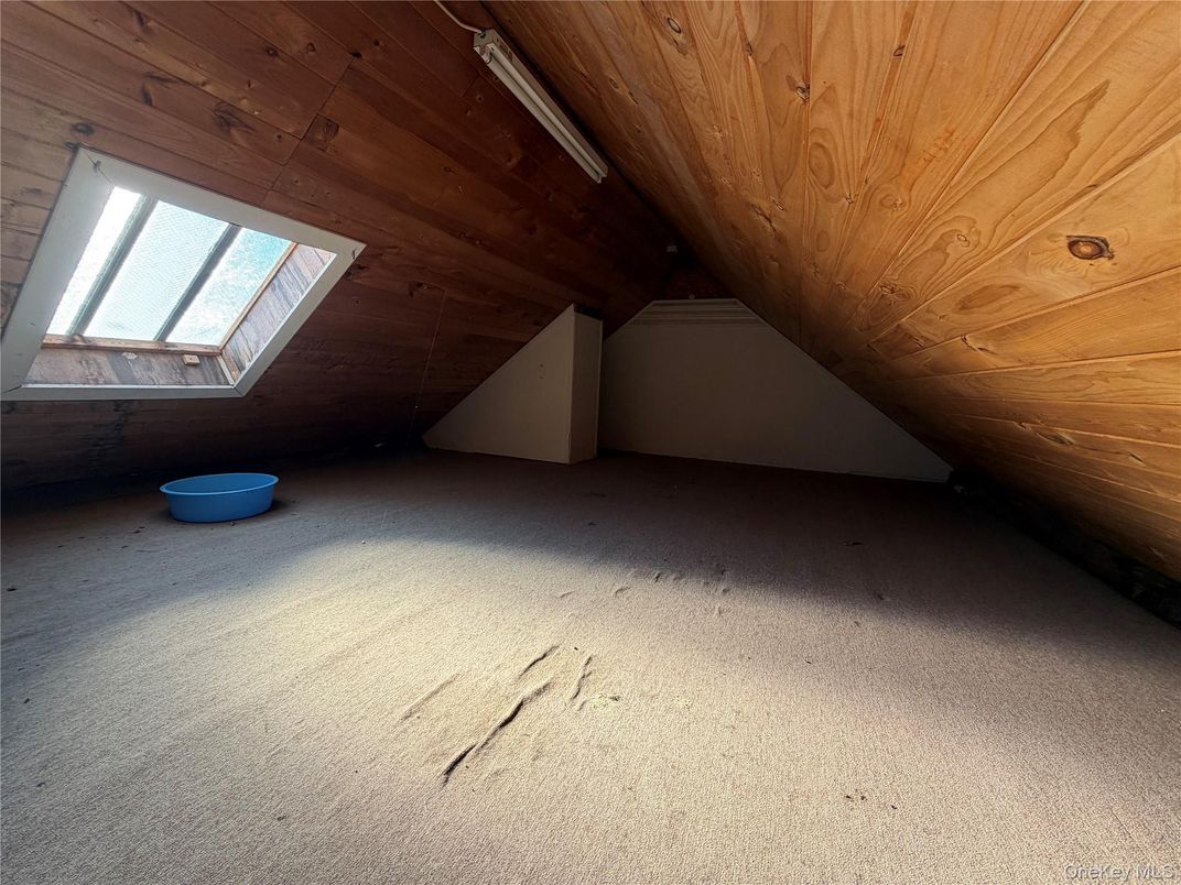 Empty room, Interior, Wooden Ceilings, Wooden Walls