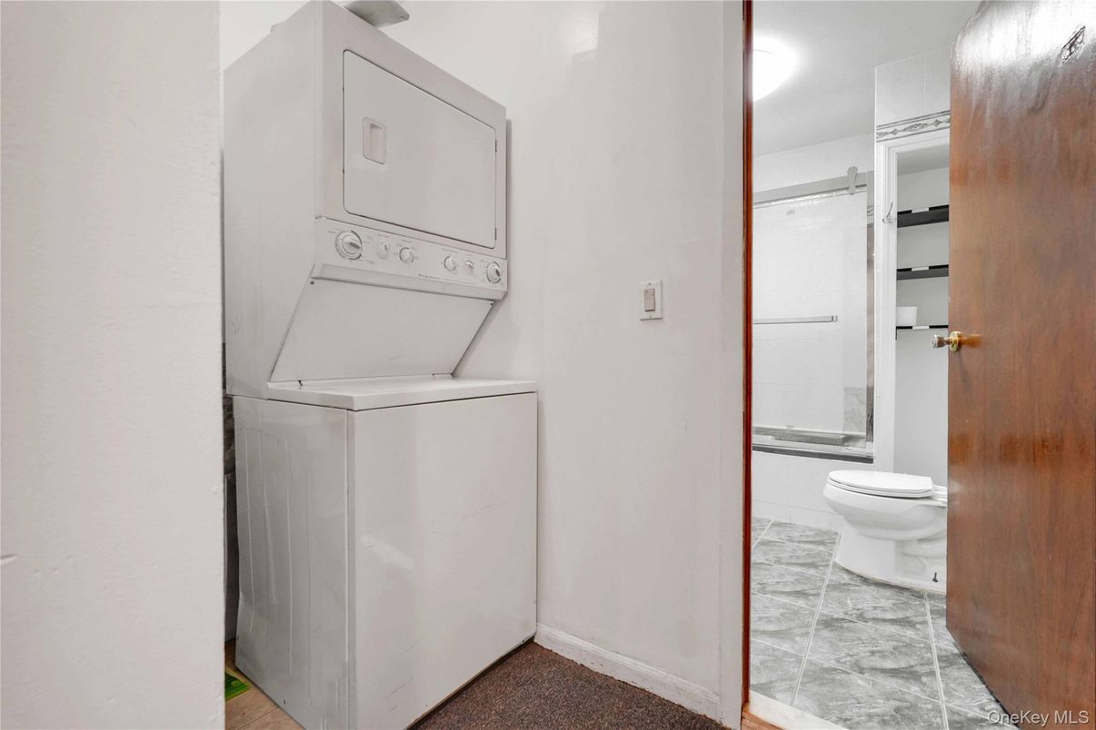Bathroom, Interior, Utility Closets, Washer
