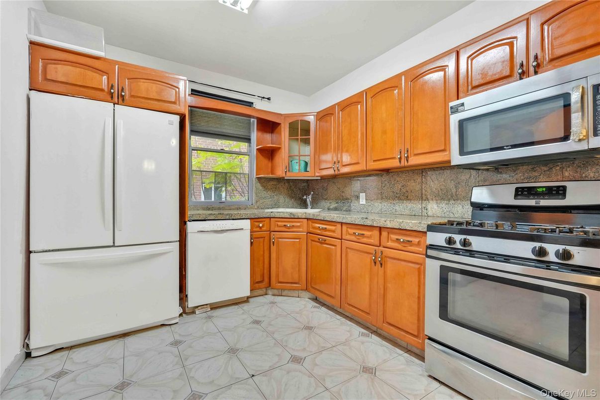 Interior, Kitchen, Marble, Stainless Steel Appliances