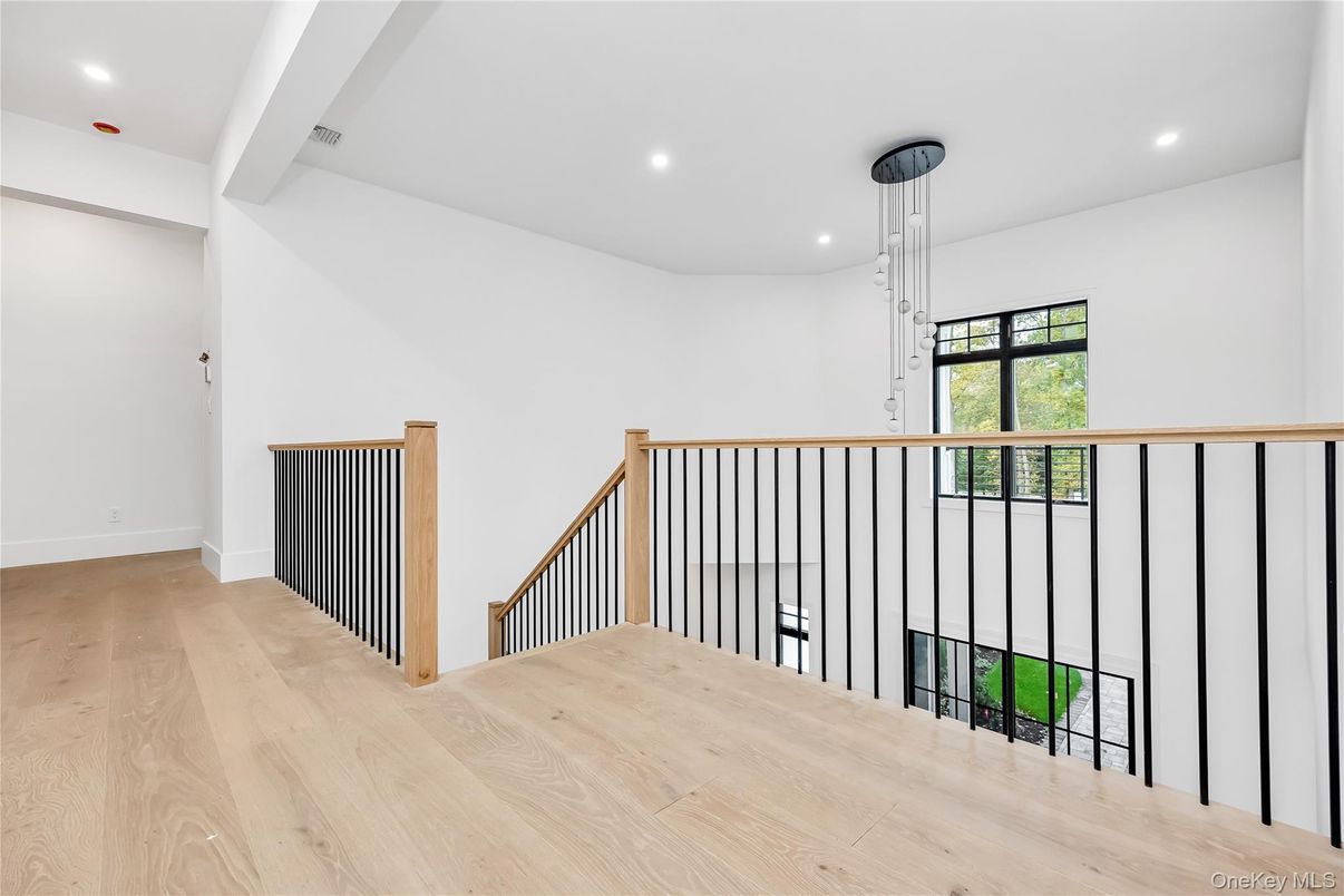 Interior, Pendant Lights, Recessed Lighting, Wood Texture Flooring