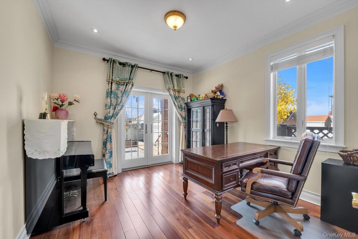 Home Office, Interior, Recessed Lighting, Wood Texture Flooring